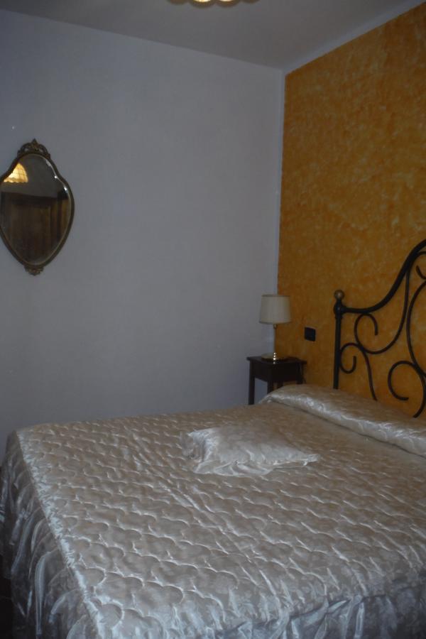 Agriturismo Santa Adriana Volterra Pokój zdjęcie